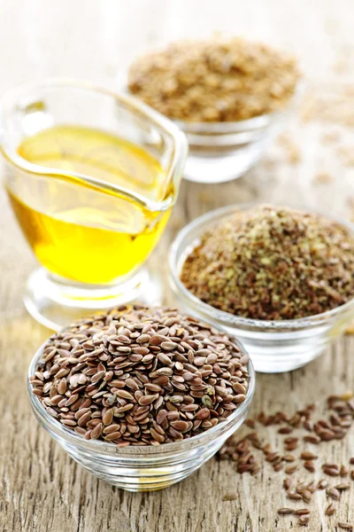 Flax seeds and linseed oil — Stock Photo, Image