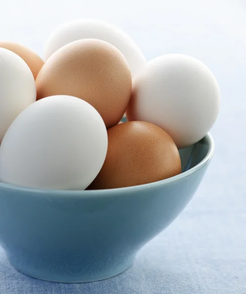 Eggs in bowl — Stock Photo, Image