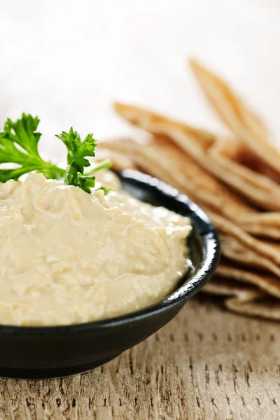 Hummus with pita bread — Stock Photo, Image