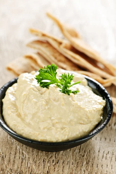Hummus mit Fladenbrot — Stockfoto