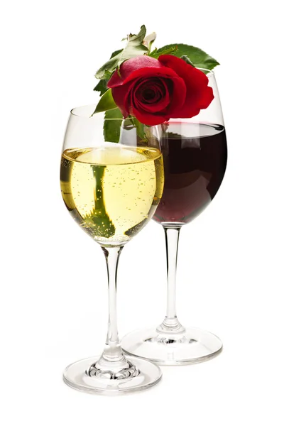 Wein mit roter Rose — Stockfoto