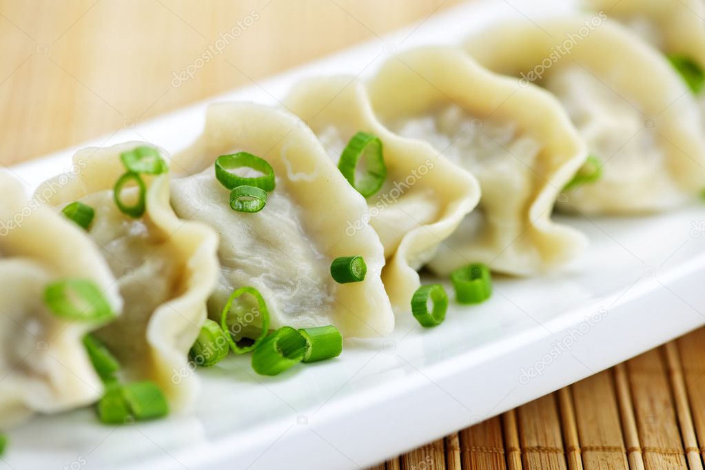 plate of dumplings | 圖庫照片 08 elena elisseeva #4468487