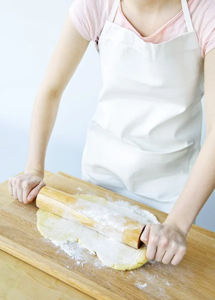 Раздача печенья тесто — стоковое фото