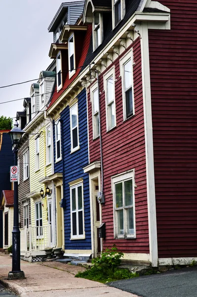 Färgglada hus i St. John's — Stockfoto
