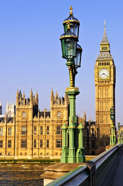 Palacio de Westminster desde el puente — Foto de Stock