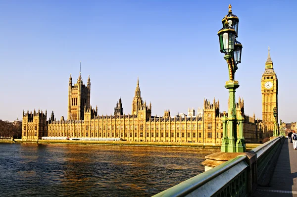 Pałac Westminsterski od mostu — Zdjęcie stockowe