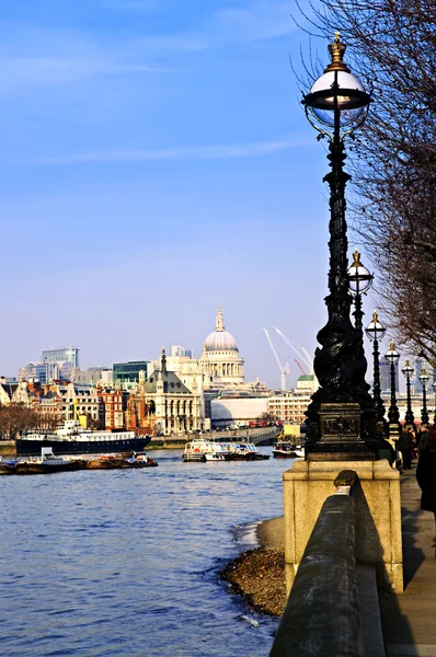 Londons Blick vom Südufer — Stockfoto