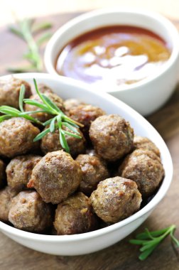 Meatballs and sauce clipart