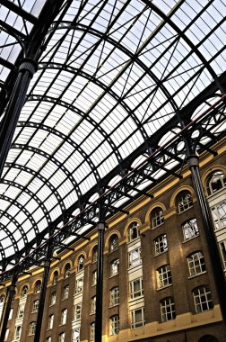 Hay's Galleria roof clipart