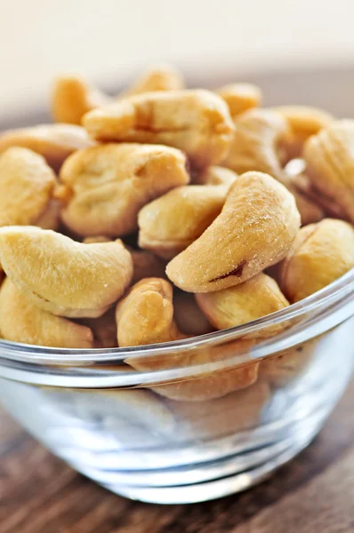Cashewnötter i glasskål — Stockfoto