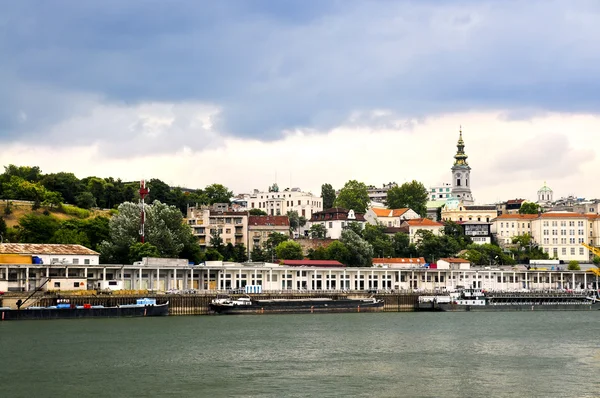 Paesaggio urbano di Belgrado sul Danubio — Foto Stock