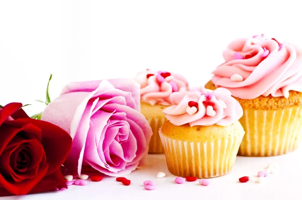 Cupcakes και λουλούδια — Φωτογραφία Αρχείου