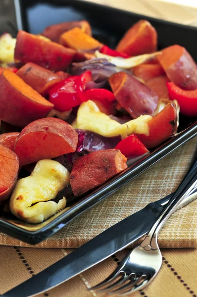 Plato Vegetariano Batatas Asadas Con Queso Pimientos —  Fotos de Stock