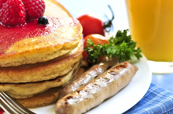 Breakfast Buttermilk Pancakes Sausages Fresh Berries — Stock Photo, Image