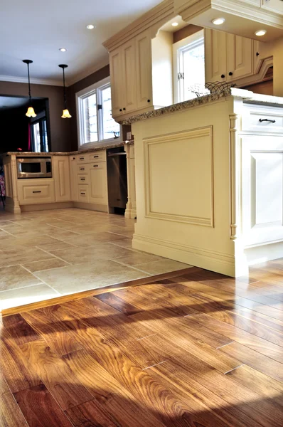 Hardwood and tile floor — Stock Photo, Image