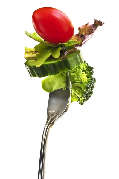 Verduras Frescas Sobre Tenedor Aislado Sobre Fondo Blanco — Foto de Stock