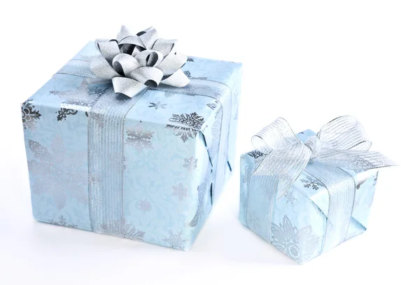 Duas Caixas Presente Natal Embrulhadas Isoladas Fundo Branco — Fotografia de Stock