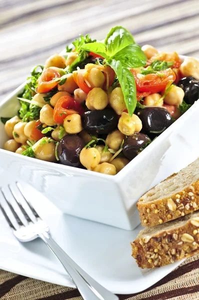 Vegetarian chickpea salad — Stock Photo, Image