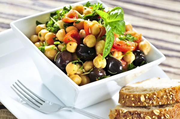 Vegetarian chickpea salad — Stock Photo, Image