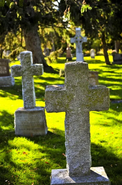 Hřbitov s náhrobky — Stock fotografie