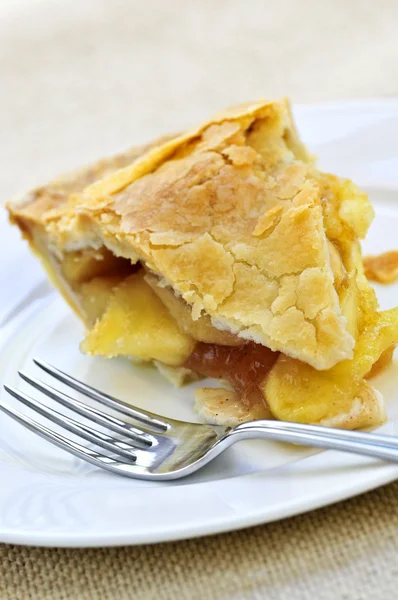 Шматочок Свіжого Яблучного Пирога Тарілці — стокове фото