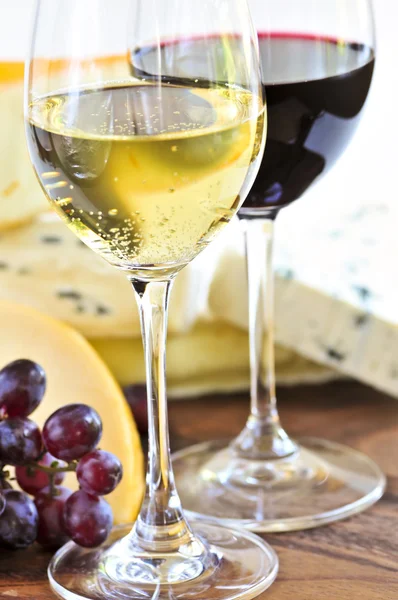 葡萄酒和奶酪 — 图库照片