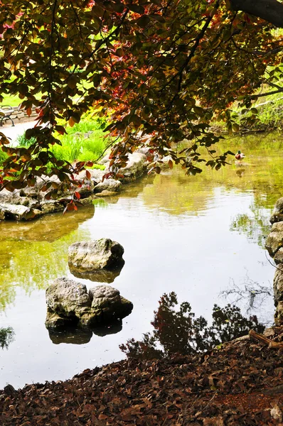 Λίμνη Φυσικές Πέτρες Ιαπωνικό Κήπο Zen — Φωτογραφία Αρχείου