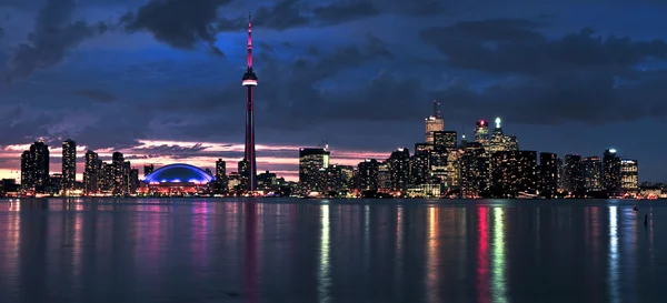 Malowniczy Widok Panoramę Nabrzeża Miasta Toronto Zachodzie Słońca — Zdjęcie stockowe
