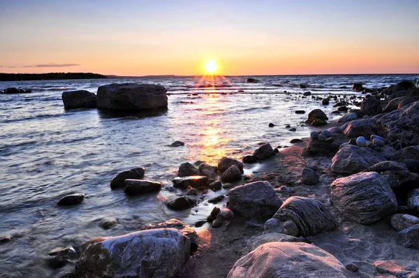 Zachód Słońca Skalistym Brzegu Georgian Bay Kanada Awenda Wojewódzkiego Parku — Zdjęcie stockowe