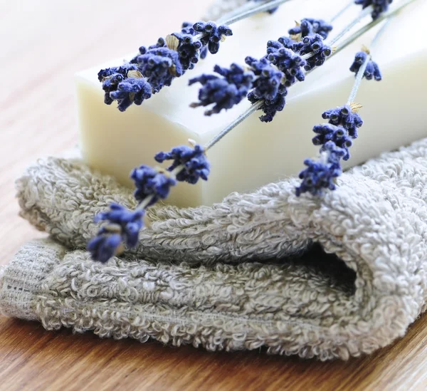 Levandulové mýdlo — Stock fotografie