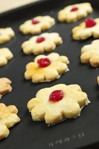 Biscuits Sablés Frais Sur Une Plaque Pâtisserie — Photo