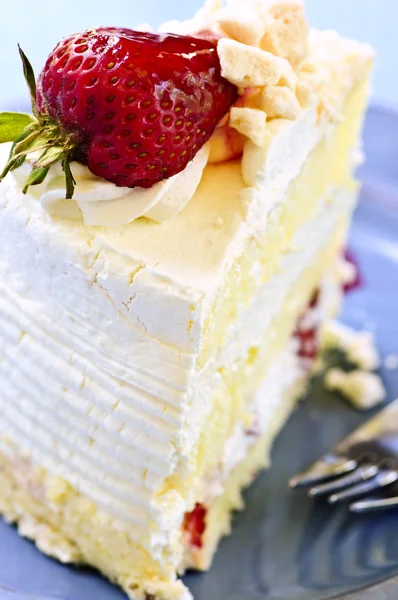 Slice Strawberry Meringue Cake Plate — Stock Photo, Image