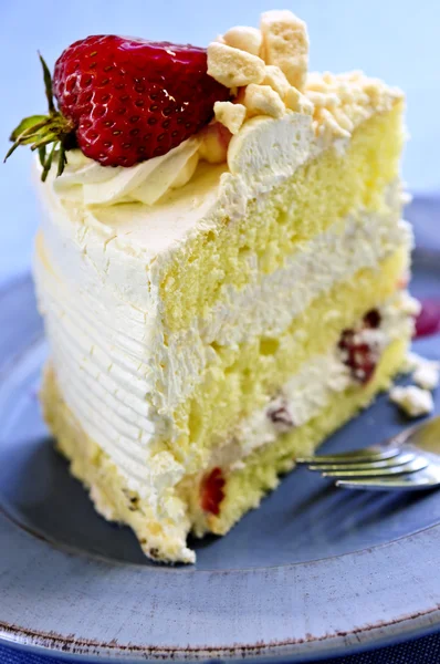 Slice Strawberry Meringue Cake Plate — Stock Photo, Image