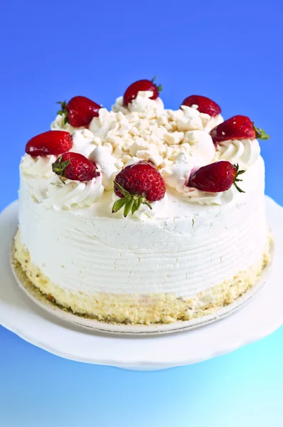 Strawberry meringue cake — Stock Photo, Image