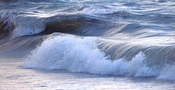 Våg i stormiga hav — Stockfoto