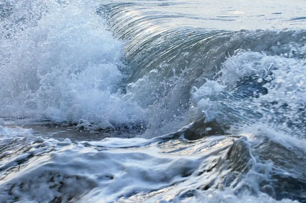 大海浪在风雨如磐的海洋 — 图库照片
