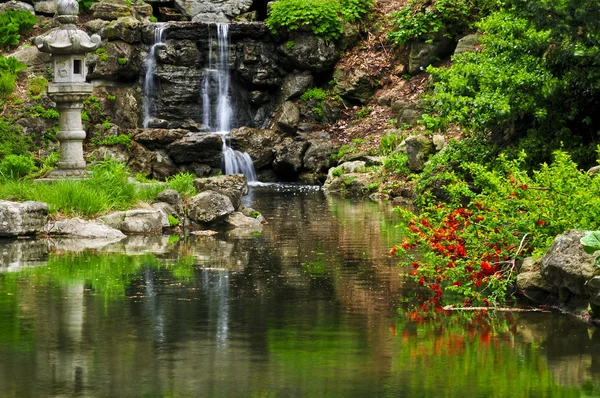Cascading Waterfall Pond Japanese Garden — Stock Photo, Image
