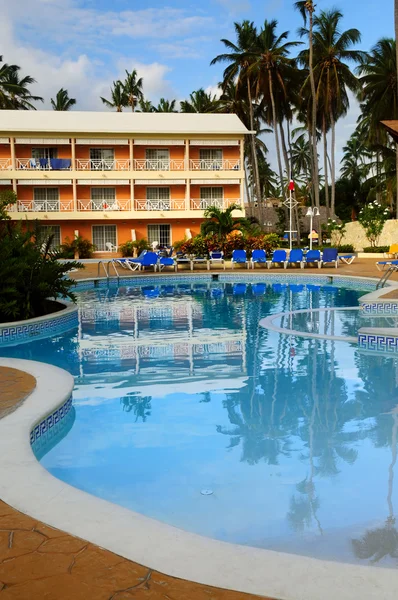 Schwimmbad Und Unterkunft Tropischen Resort — Stockfoto