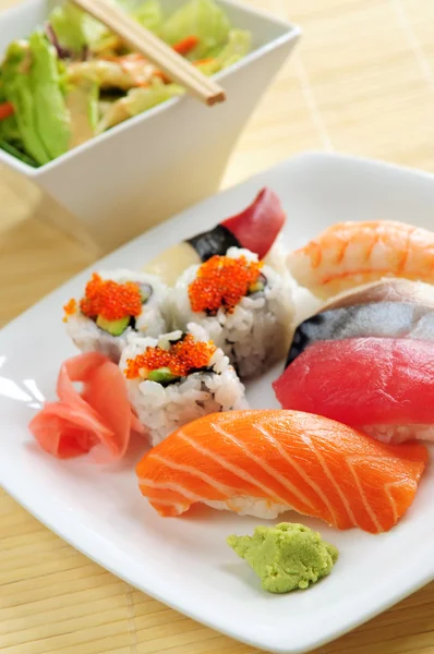 Sushi-Mittagessen — Stockfoto