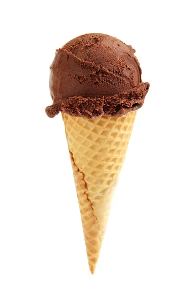 Sorvete de chocolate em um cone de açúcar — Fotografia de Stock