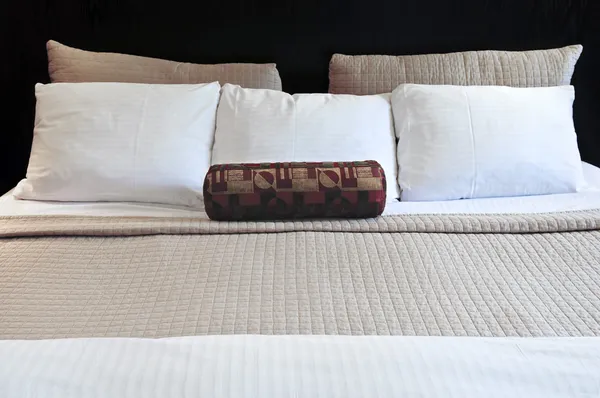Cama Confortável Hotel Luxo Perto — Fotografia de Stock