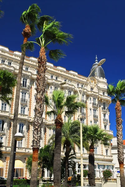 Luksusowy Hotel Promenadę Croisette Cannes Francji — Zdjęcie stockowe
