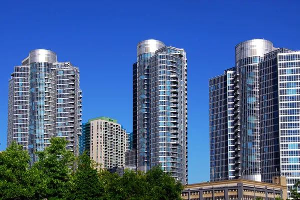 Modern condominium complex — Stock Photo, Image