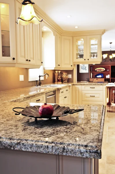 Interior Moderna Cozinha Luxo Com Bancada Granito — Fotografia de Stock