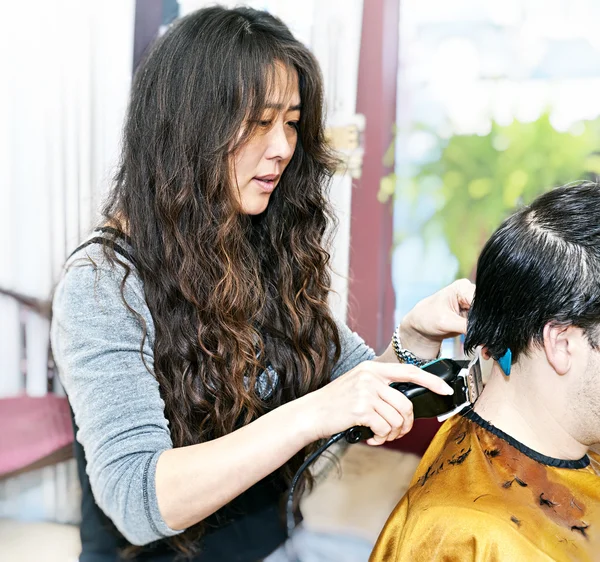 Trabalho cabeleireiro — Fotografia de Stock