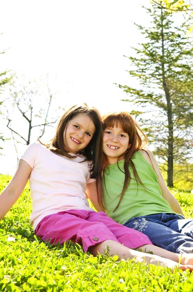Giovani sorelle — Foto Stock