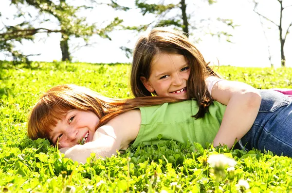Portrait Happy Girls Playing Grass — Stock Photo, Image