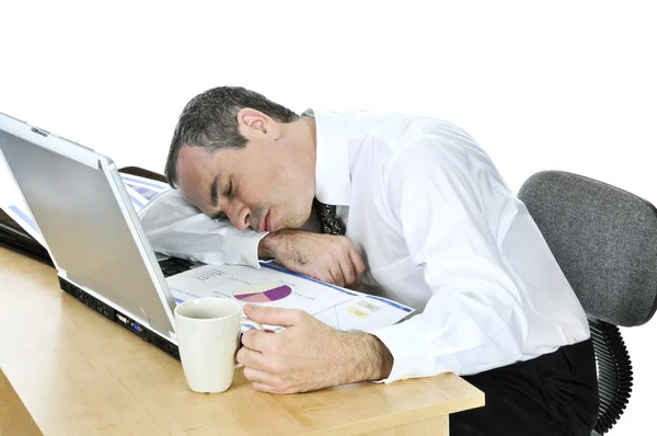 Biznesmen Zmęczony Śpi Przy Biurku Białym Tle — Zdjęcie stockowe