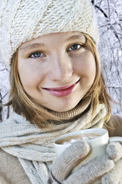 Chica Adolescente Sombrero Invierno Con Taza Chocolate Caliente —  Fotos de Stock