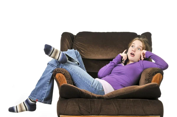 Dospívající dívka mluví na telefonu — Stock fotografie